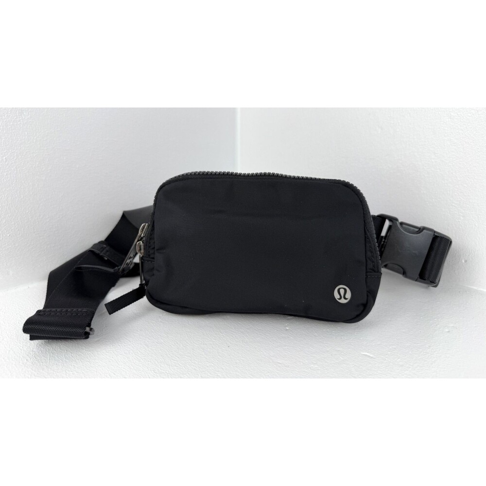 Lululemon Everywhere Black Belt Bag Fanny Pack Waist Crossbody